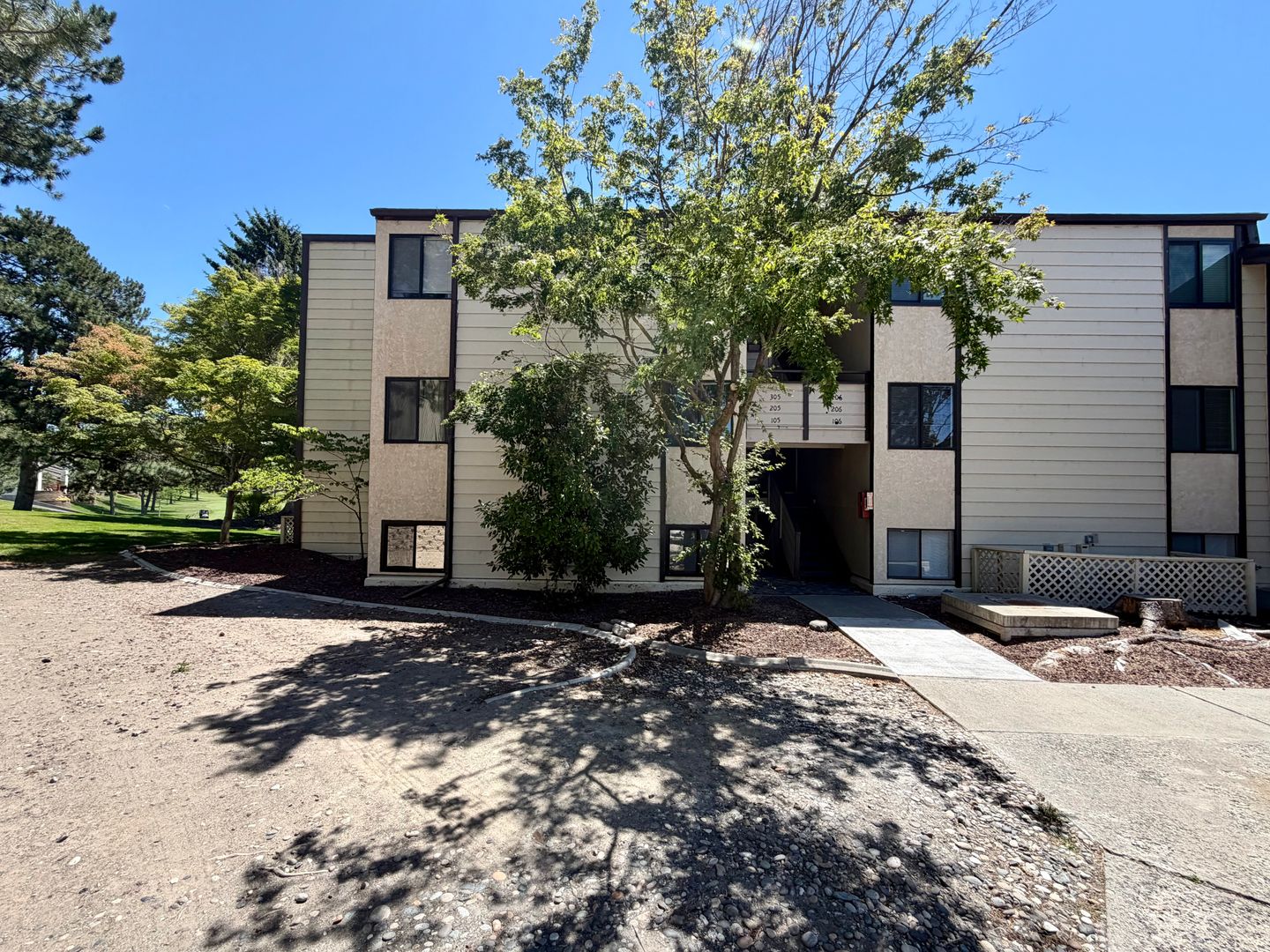 Richland House: 303 Gage Blvd.