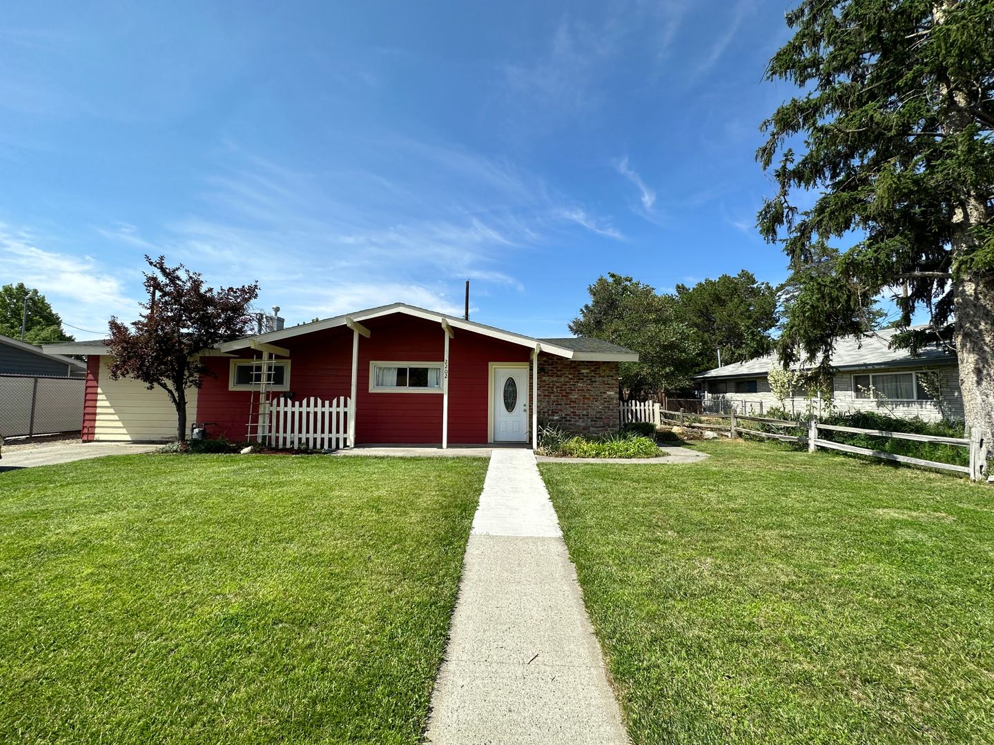 Richland House: 2202 Dallas St