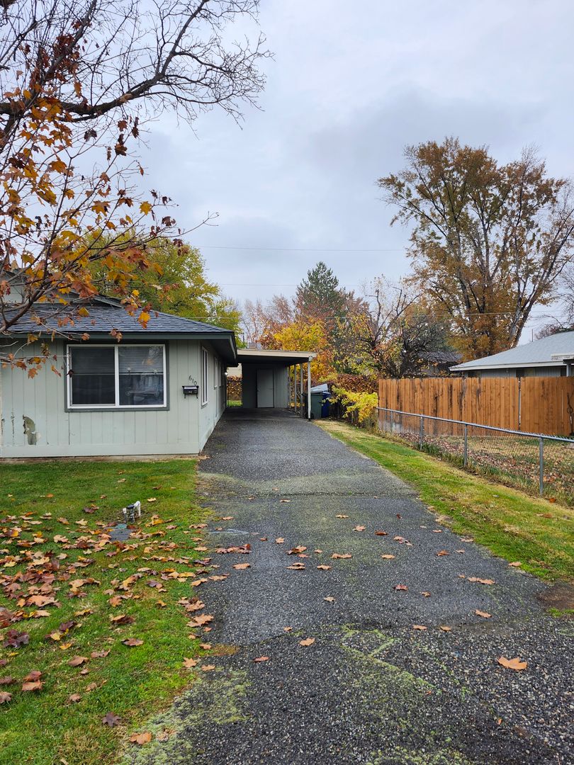 Richland Apartment: 610/612 Berkshire Street