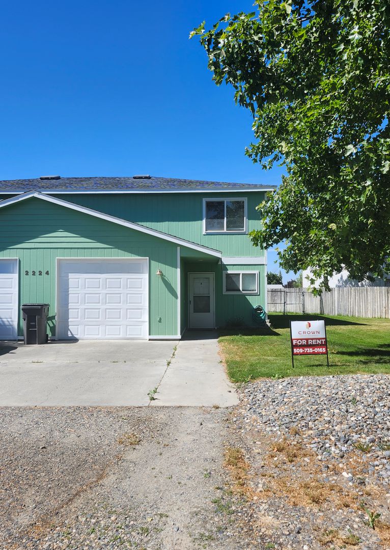 Kennewick Apartment: 2224 W. 13th Ave.