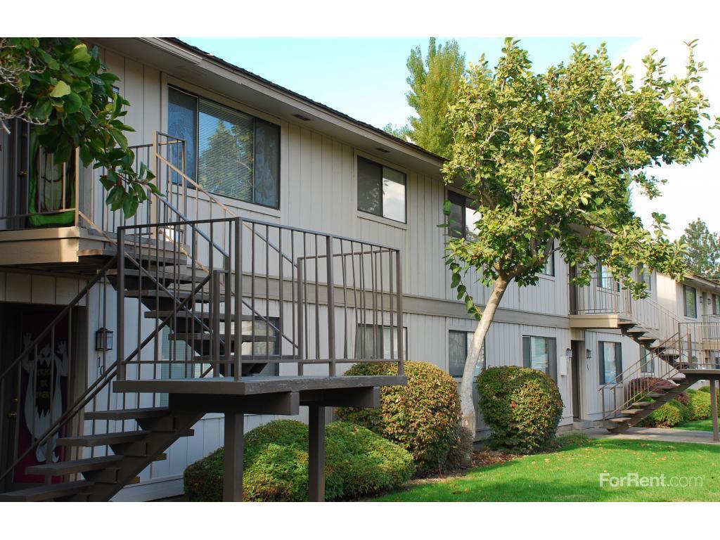 Kennewick Apartment: 801 N Tweedt Street