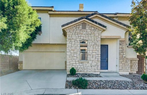 Prime Silverado Ranch Location – 3 Bedroom Home in Gated Community – photo 1