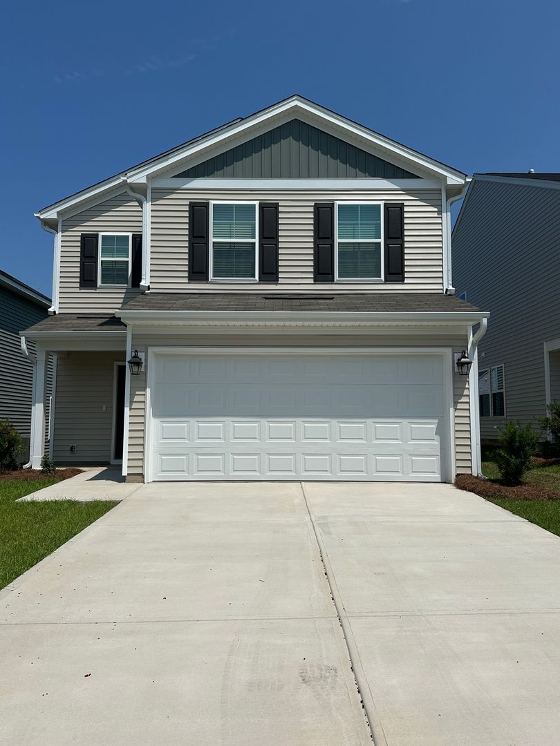 West Columbia House: 926 Lodgepole Ln