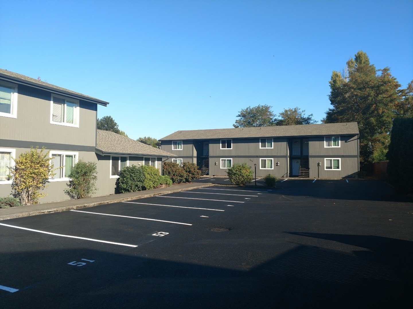 Salem Apartment: 5463-5487 Commercial St SE