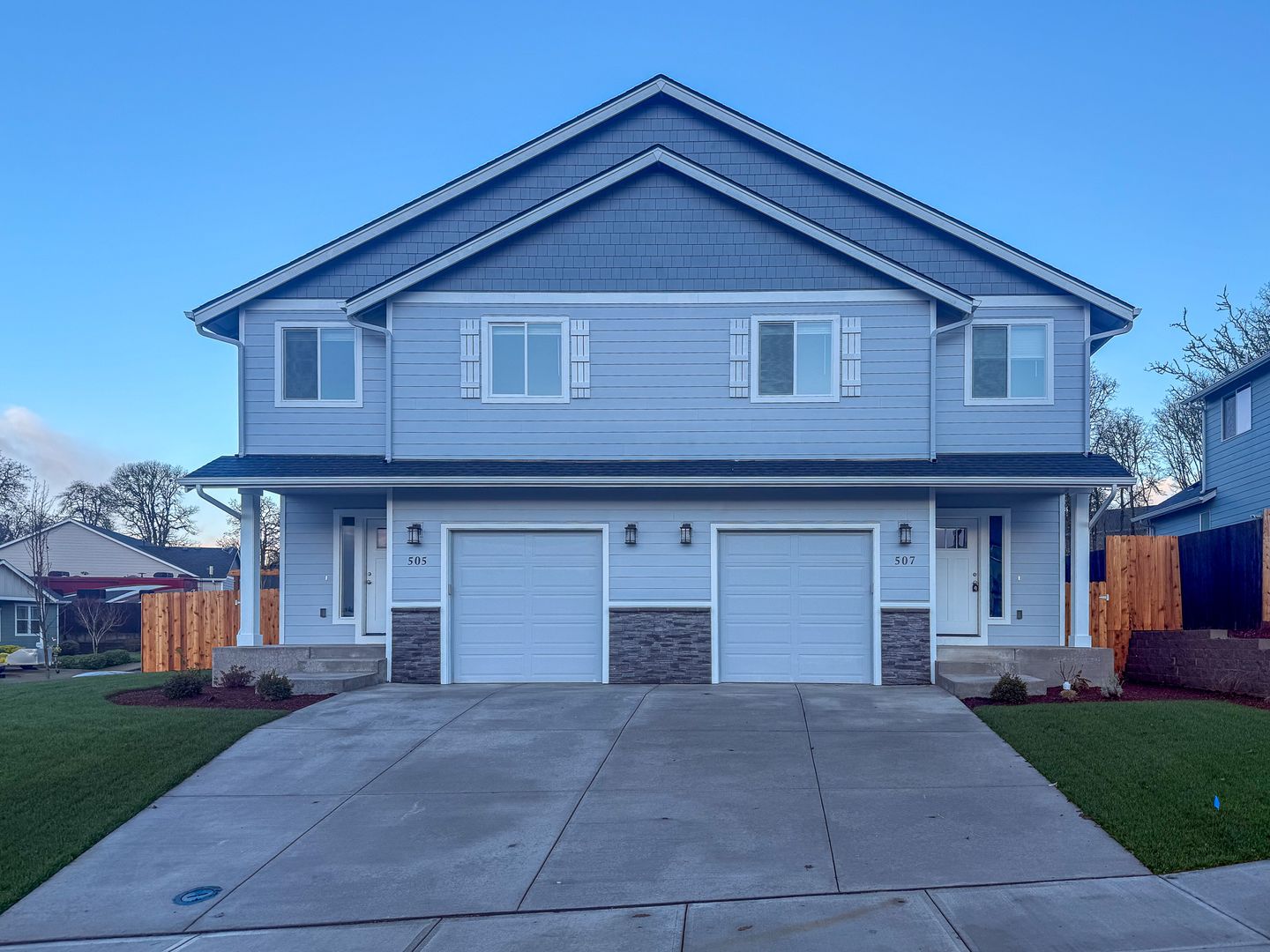 Dallas Apartment: 505-507 NW Hillcrest Dr