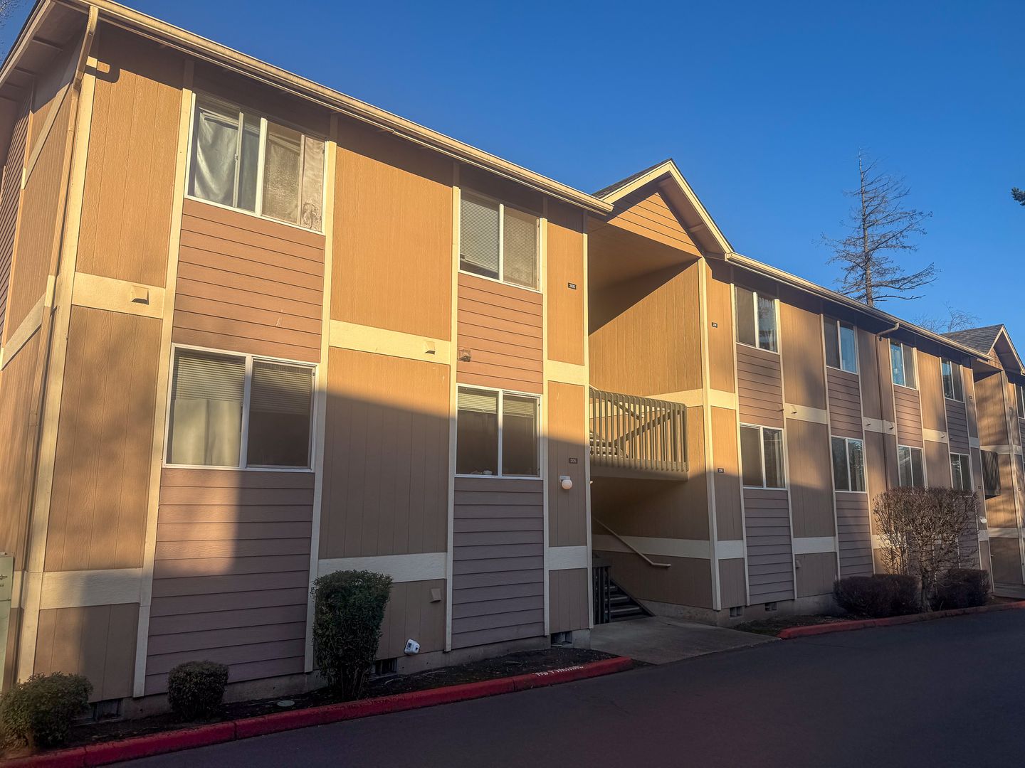 Salem Apartment: 3605-3625 Belle Vista Ct S