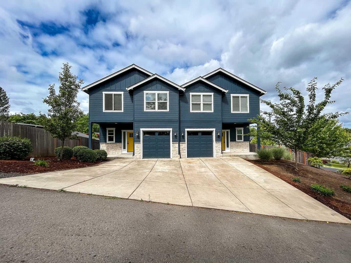 Salem Apartment: 3221 & 3223 Pheasant Ave SE