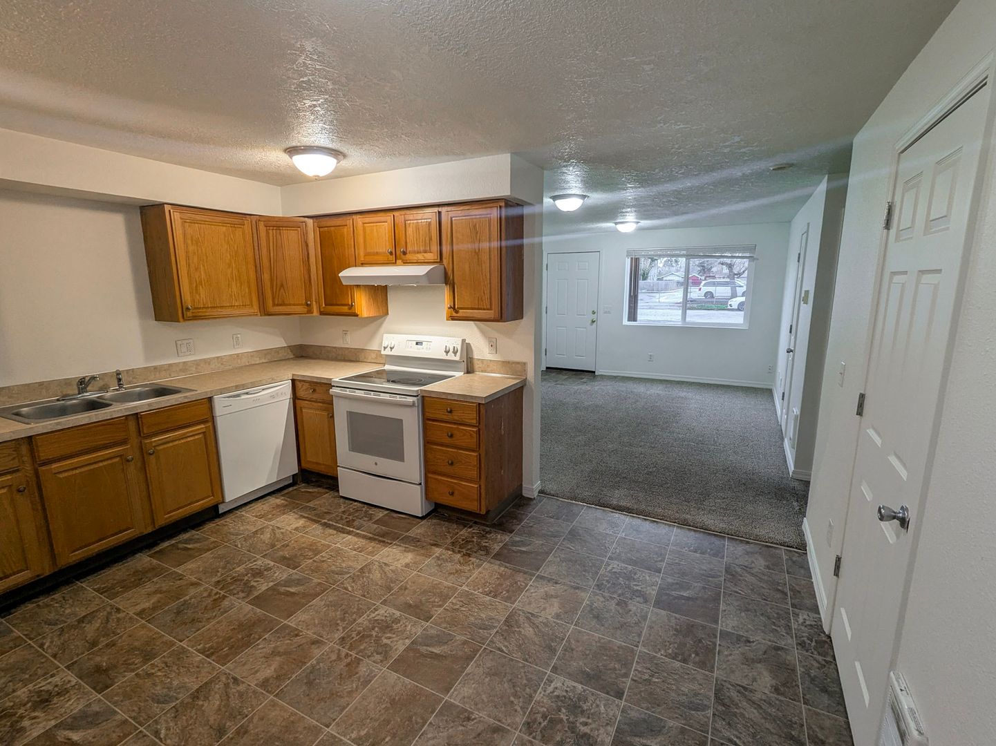 Salem Apartment: 3426-3442 Hadley St NE