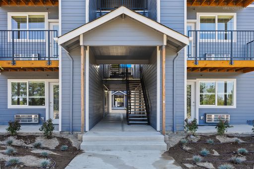 CHOOSE YOUR RENT SPECIAL: FREE First Full Month's Rent With One Year Lease OR $1,000 Visa Gift Card With One Year Lease! ~ Creek’s Edge 5724-204 – photo 1