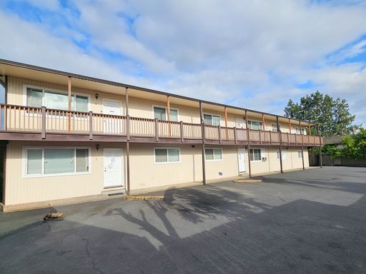 CHOOSE YOUR RENT SPECIAL: FREE First Full Month's Rent With One Year Lease OR 1/2 off First Full Month's Rent with Six Month Lease! ~ Clay #03