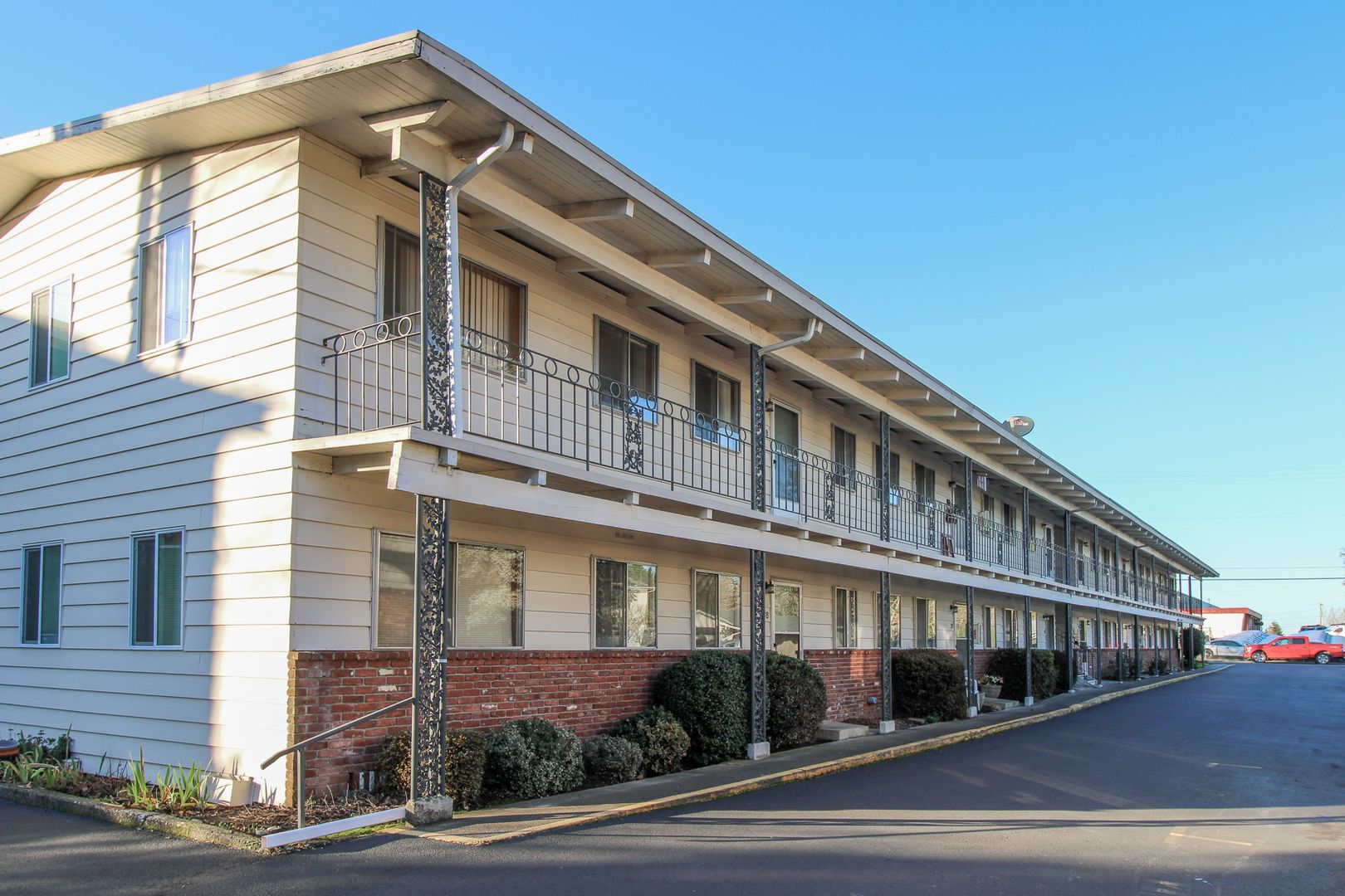 Salem Apartment: 370-388 Waldo Ave SE