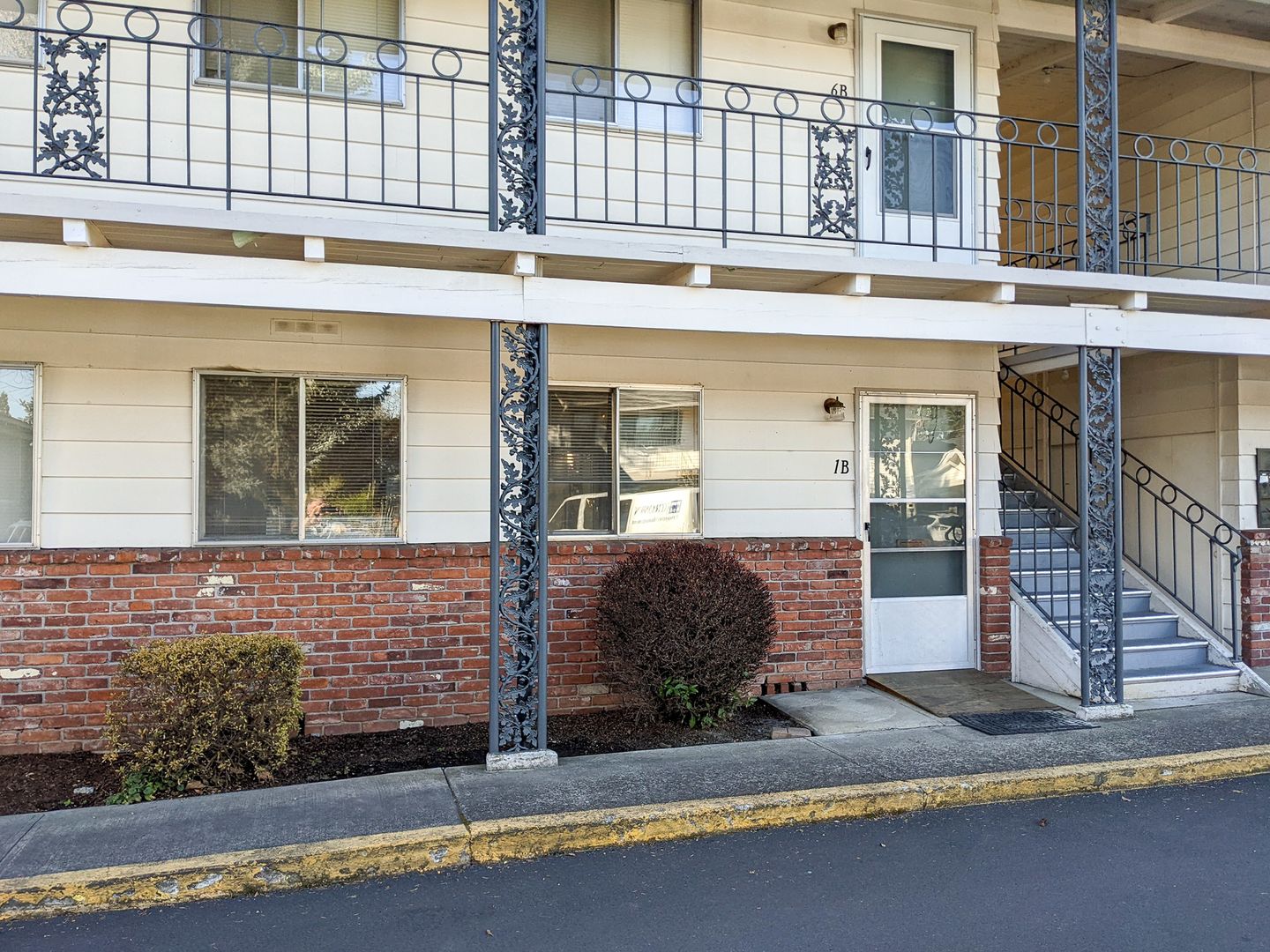 Salem Apartment: 370-388 Waldo Ave SE