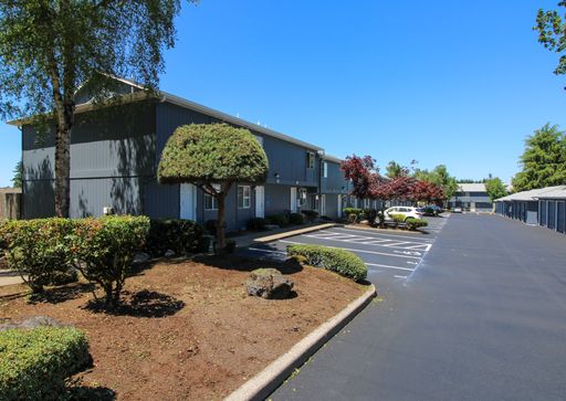 CHOOSE YOUR RENT SPECIAL: FREE First Full Month's Rent With One Year Lease OR 1/2 off First Full Month's Rent with Six Month Lease! ~ Starr #5