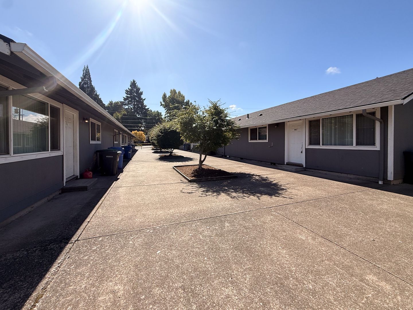 Keizer Apartment: 861 Chemawa Rd N