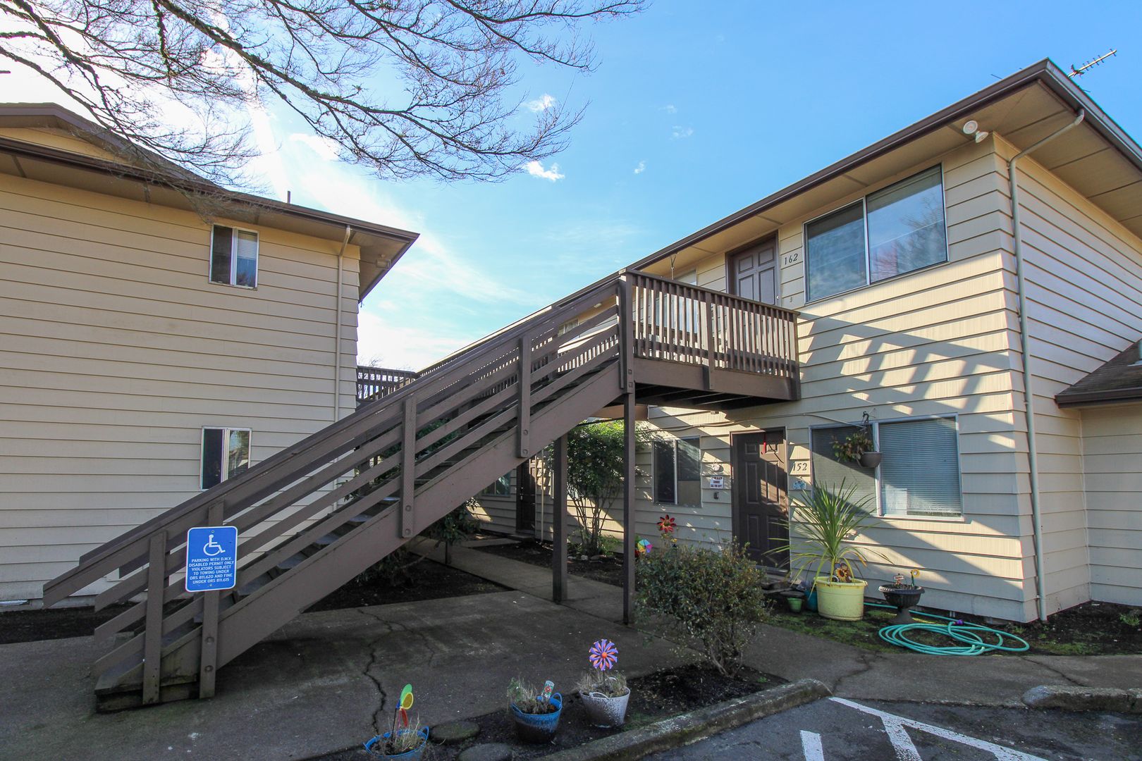 Keizer Apartment: 132-168 Sunset Ave N