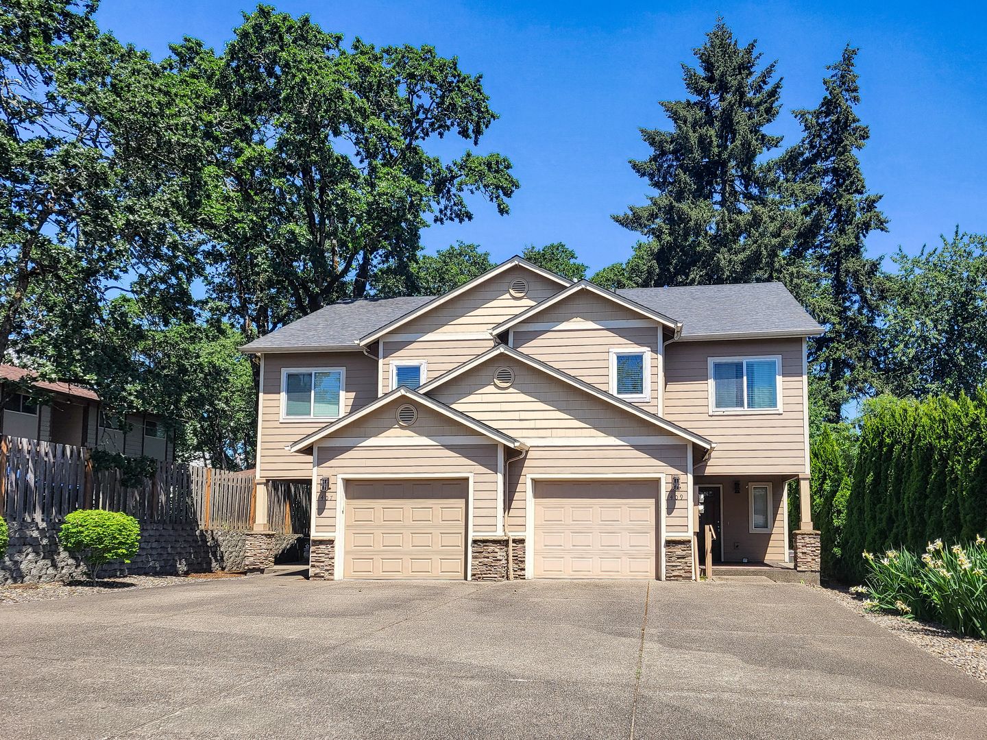 Salem Apartment: 407 & 409 Madrona Ave SE