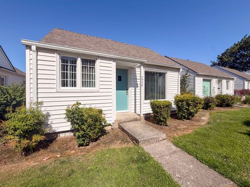 Single Level Salem Home Covered Porch ~ Williams 3325 – photo 1
