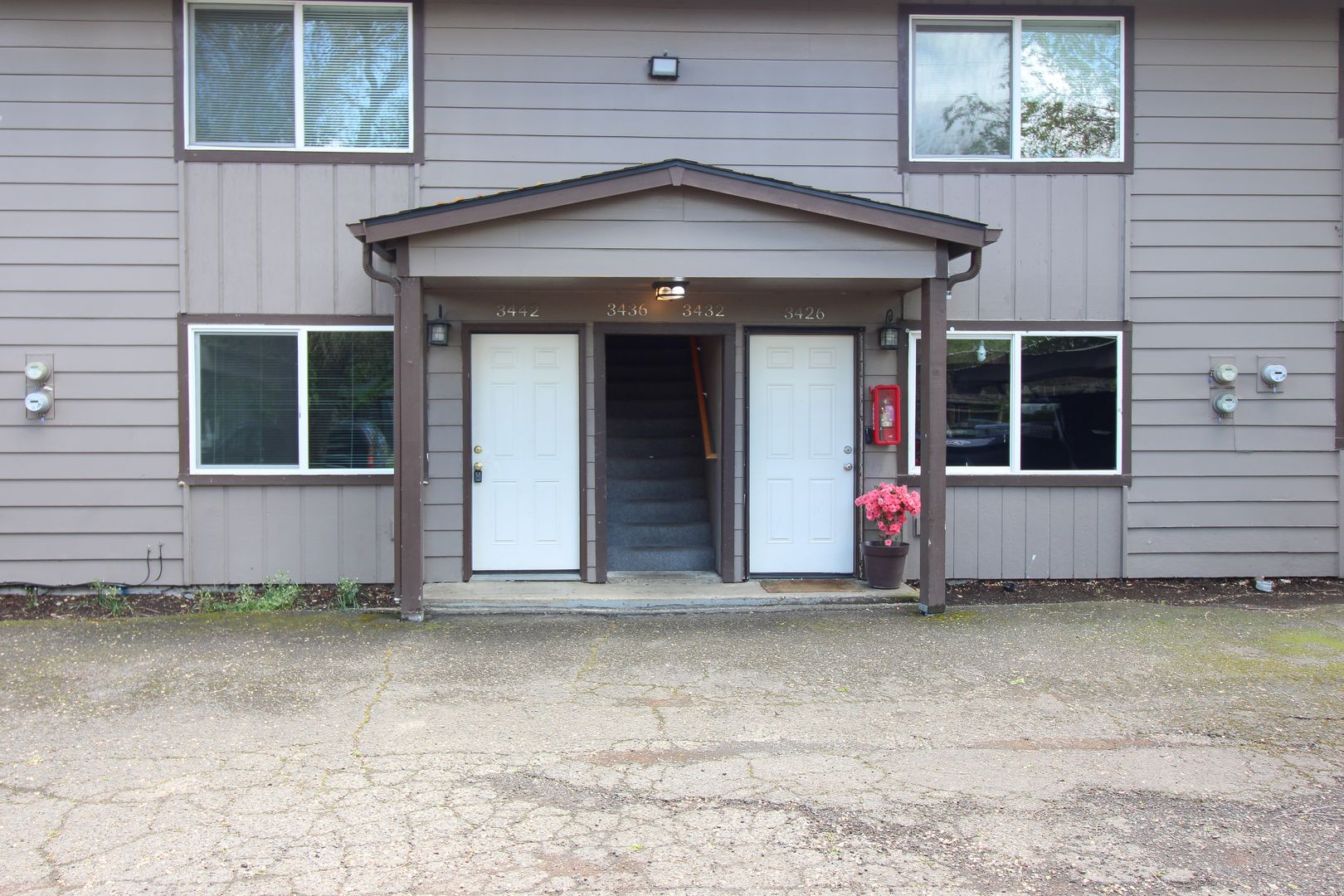 Salem Apartment: 3426-3442 Hadley St NE