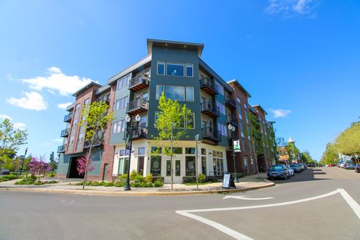RENT SPECIAL: ½ Off First Full Month's Rent With One Year Lease! ~ Osprey Point #207