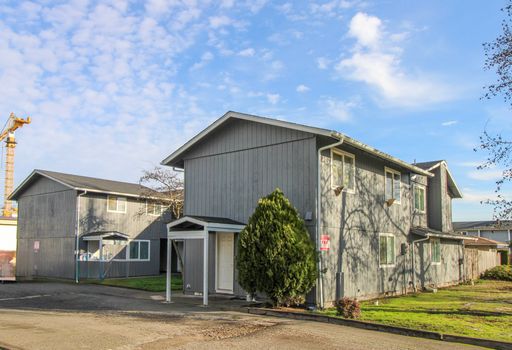 CHOOSE YOUR RENT SPECIAL: $1000 off First Full Month's Rent With One Year Lease OR $500 off First Full Month's Rent with Six Month Lease! ~ Salishan 1611 – photo 1