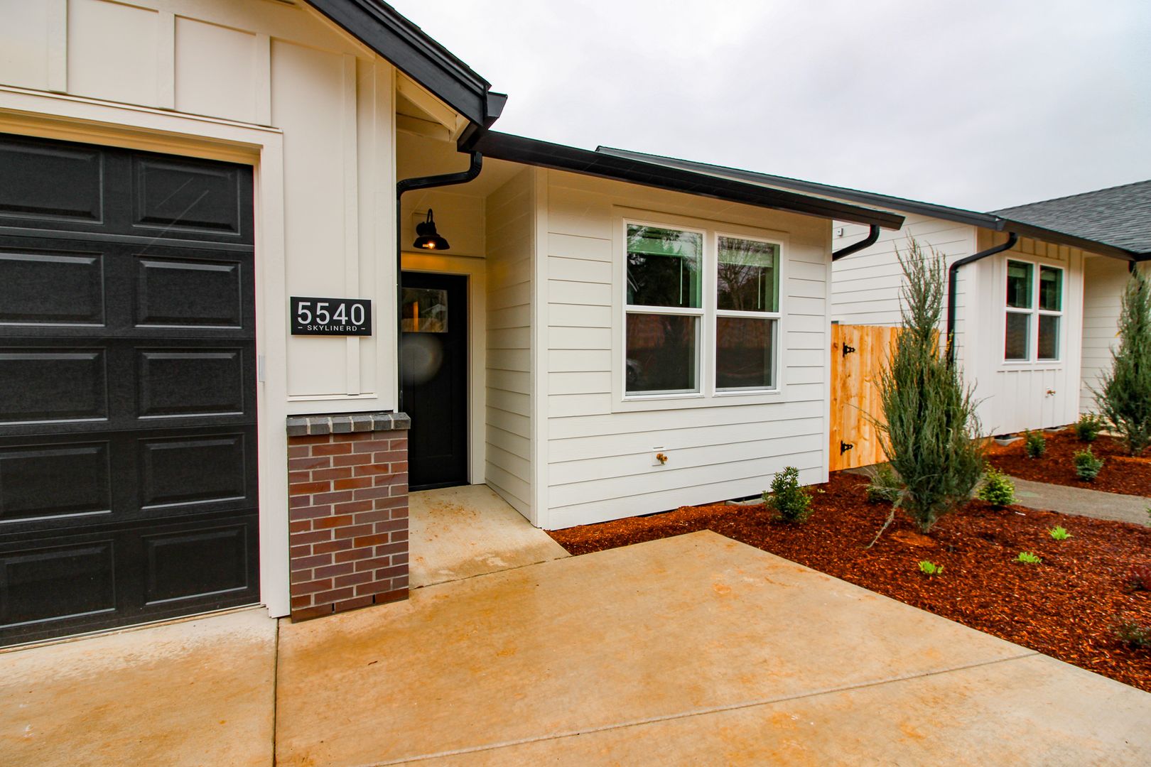 Salem Apartment: 5534-5564 Skyline Rd S