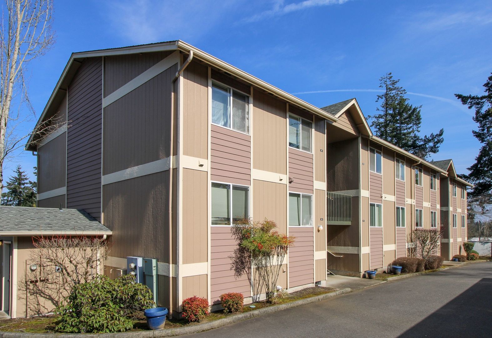 Salem Apartment: 3605-3625 Belle Vista Ct S