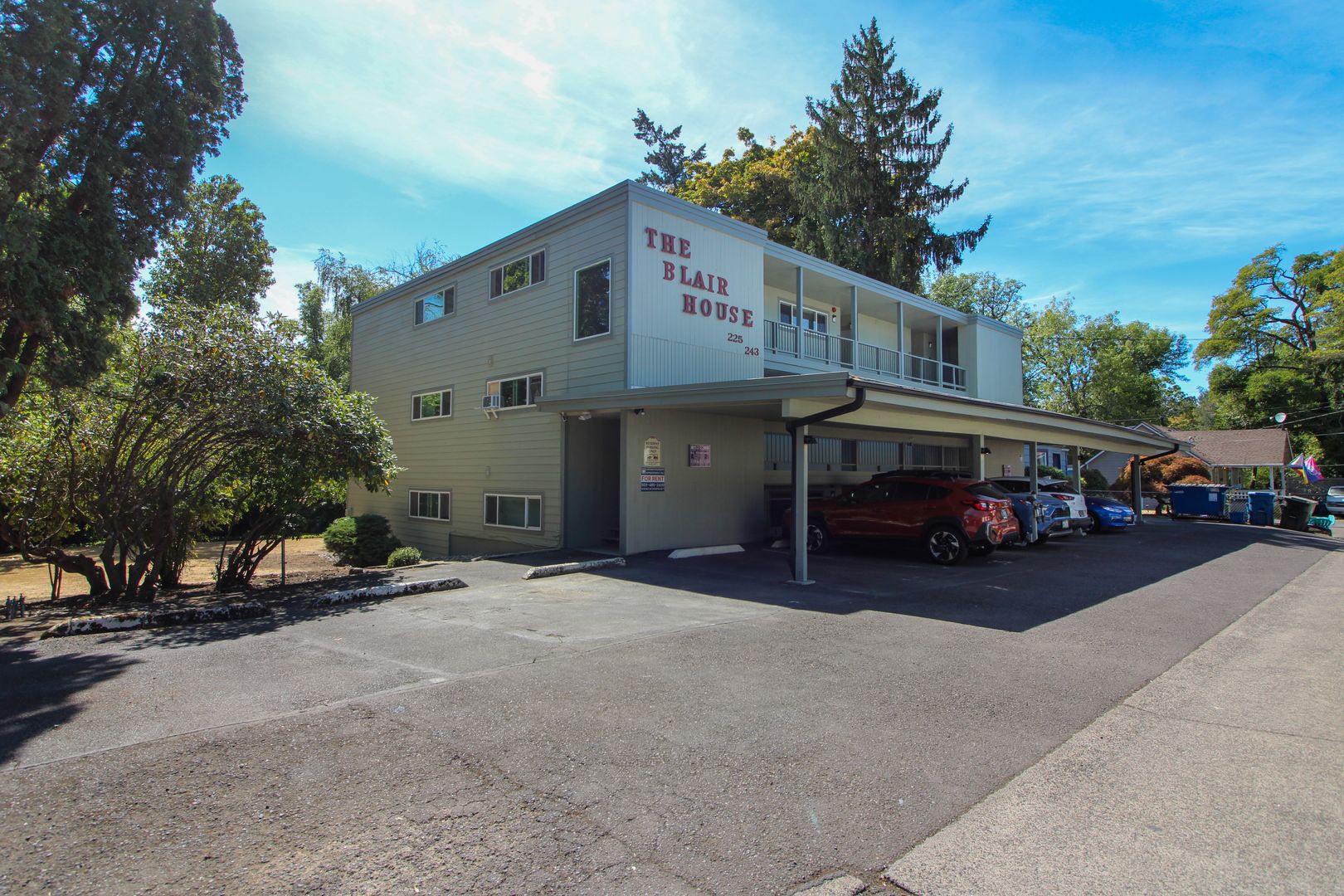 Salem Condo: 227 24th St SE