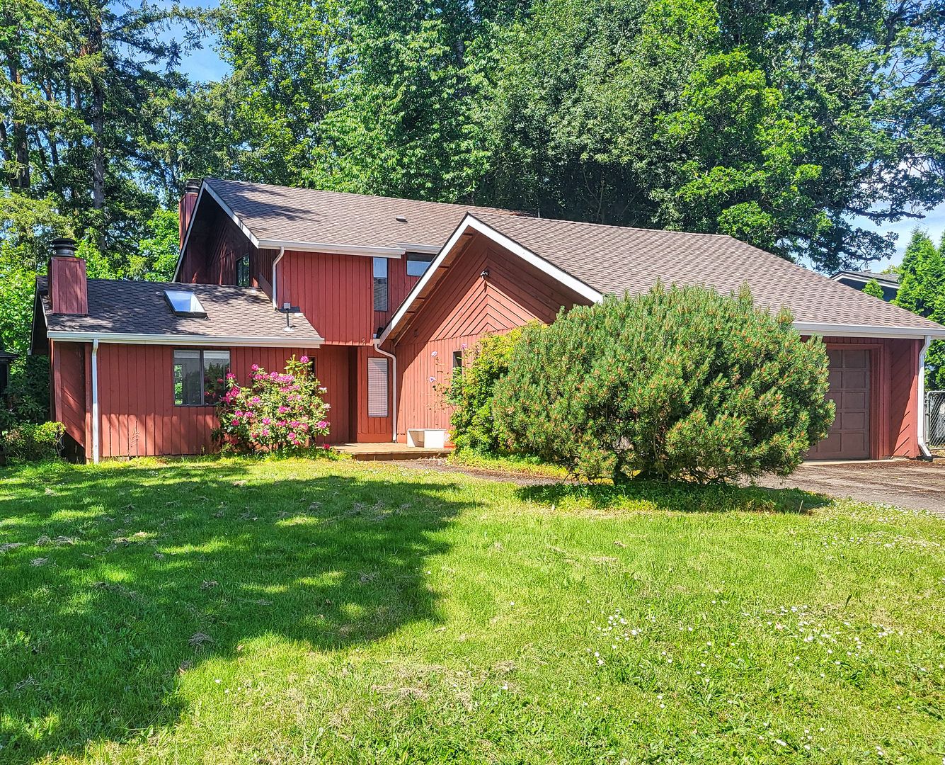 Salem House: 5577 7th Ave SE