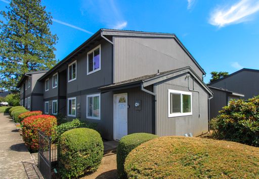 CHOOSE YOUR RENT SPECIAL: First SIX WEEKS FREE Rent With One Year Lease OR 1/2 off Rent for First THREE Full Months With One Year Lease! ~ Silverpine 35 – photo 1