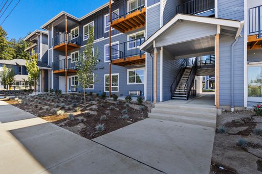 CHOOSE YOUR RENT SPECIAL: FREE First Full Month's Rent With One Year Lease OR $1,000 Visa Gift Card With One Year Lease! ~ Creek’s Edge 5734-302 – photo 1
