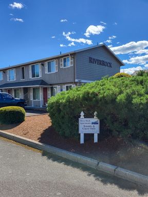 RENT SPECIAL: $750 Off First Full Month's Rent With Six Month Lease! ~ River Rock 08