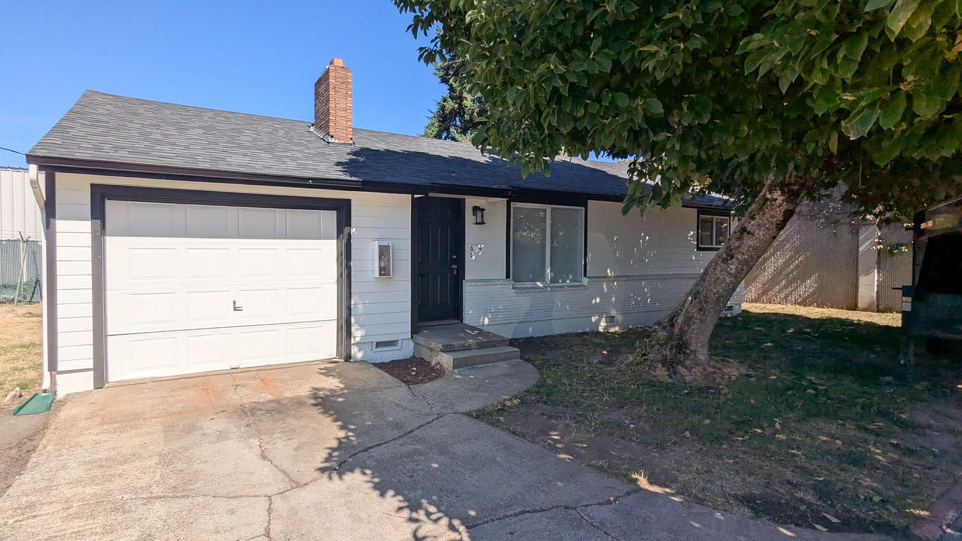 Salem Apartment: 666-682 Hawthorne Ave NE