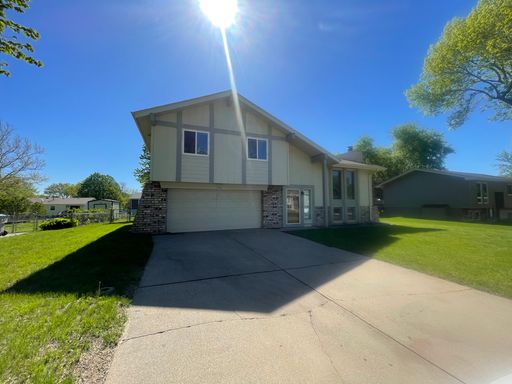 Welcome Home! Charming 3 Bed, 2 Bath House in Lavista NE – photo 1