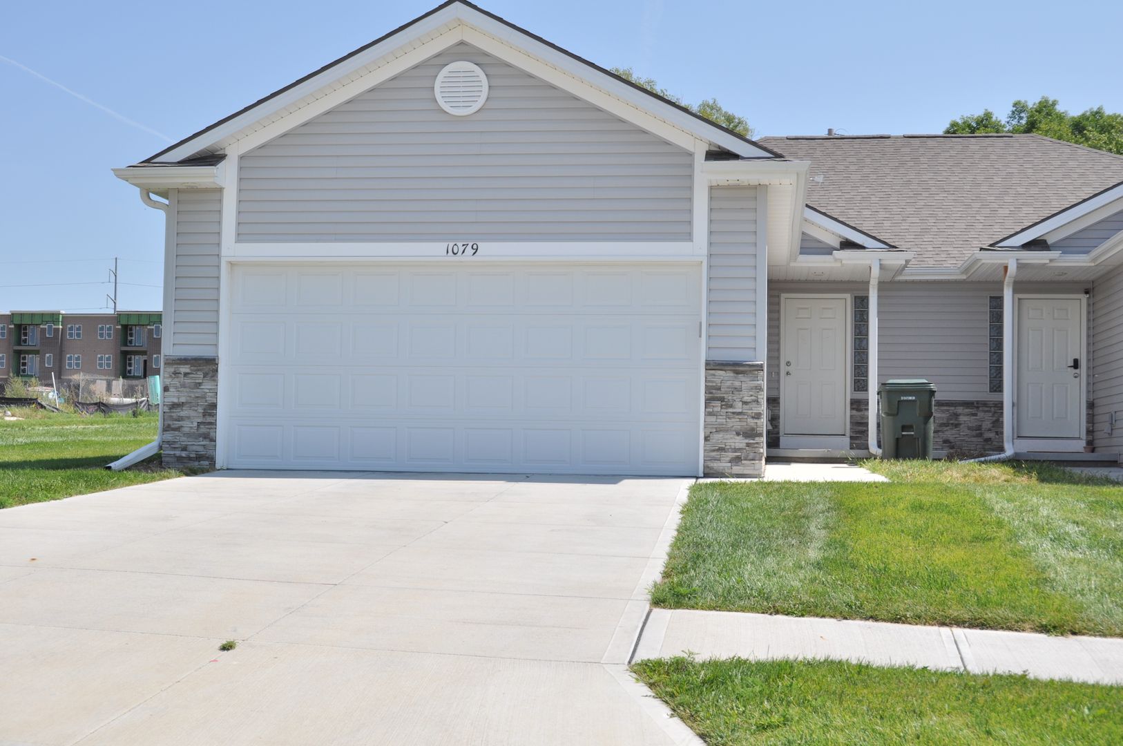 Omaha House: 1079 N 170th Ave