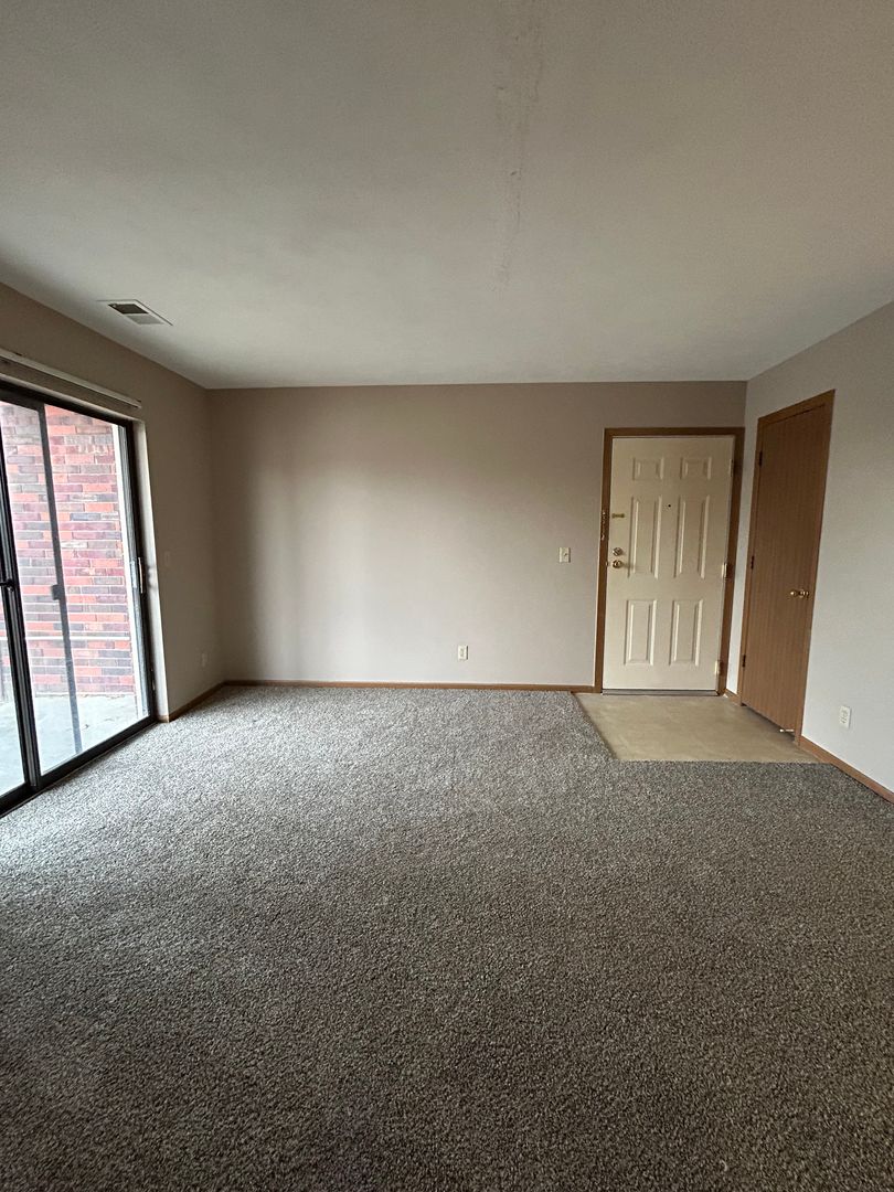 Bellevue Apartment: 4712 Virginia St.