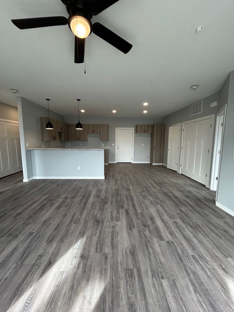 Ashland Apartment: 2724 Silver St.