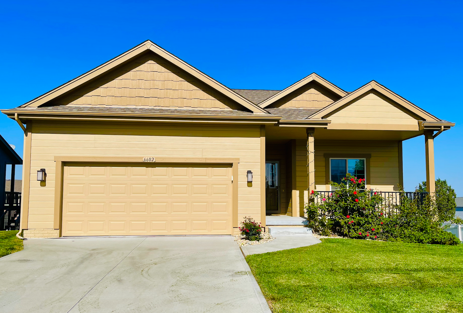 Papillion House: 6602 Michael Dr