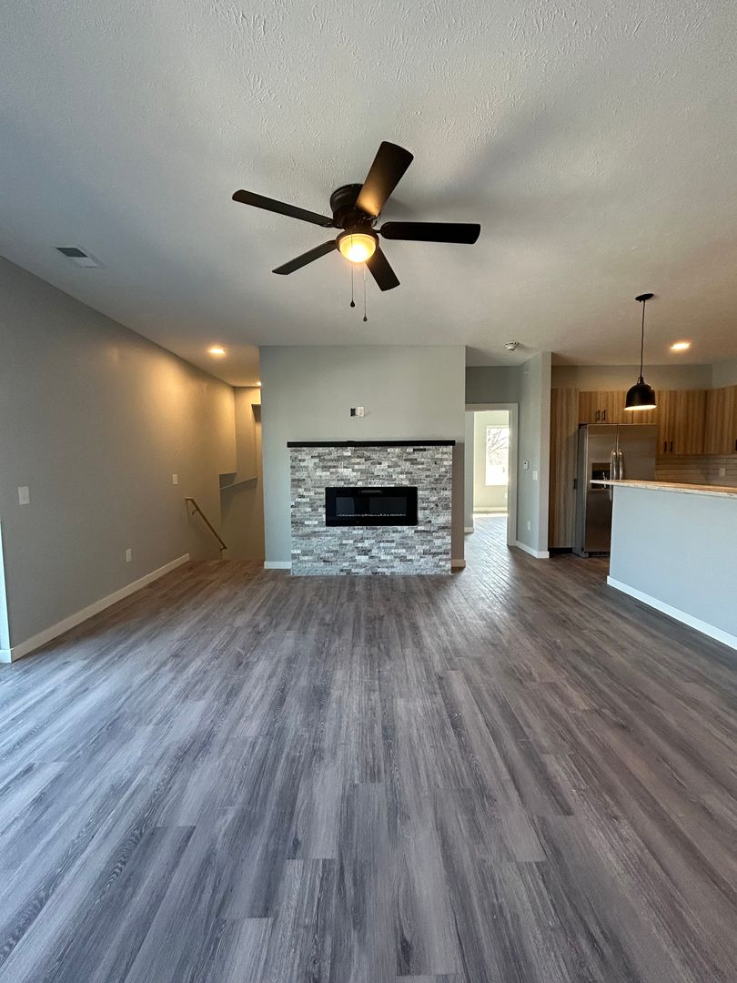 Ashland Apartment: 2724 Silver St.