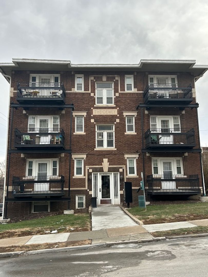 Omaha Apartment: 3301 Dewey Ave.