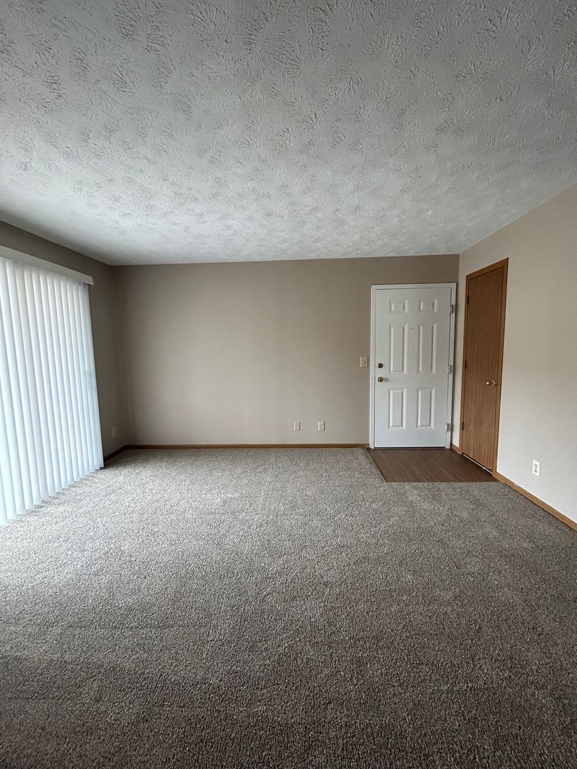Bellevue Apartment: 4736 Virginia St.