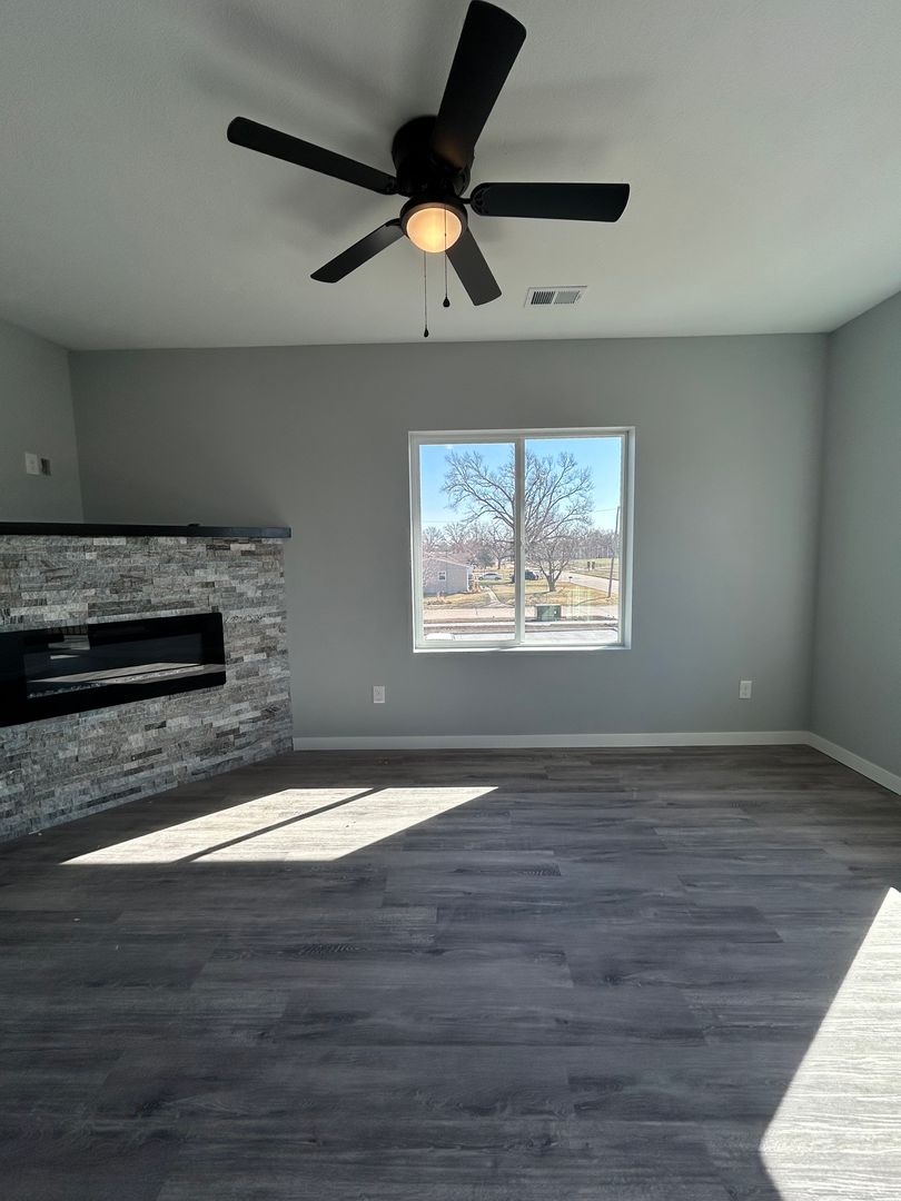 Ashland Apartment: 2724 Silver St.