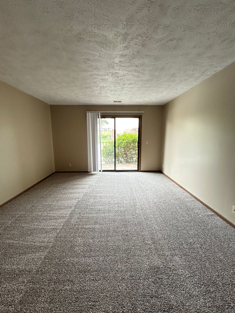Bellevue Apartment: 4722 Virginia St.