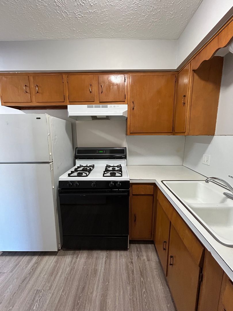 Omaha Apartment: 4311 Charles St.