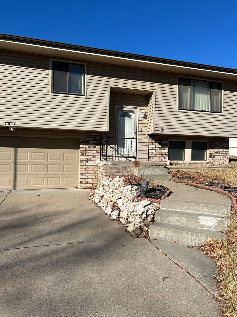 La Vista House: 7516 Josephine St.