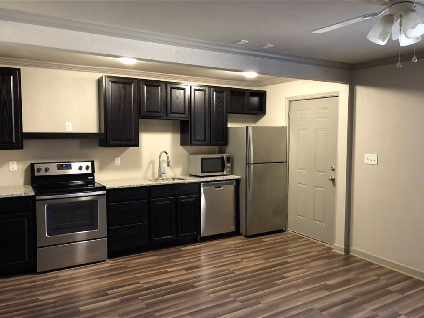 Valdosta Apartment: 200 W Cranford Ave