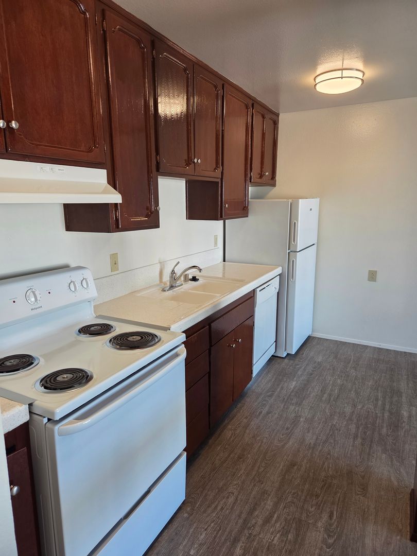 San Diego Apartment: 6778 Beadnell Way