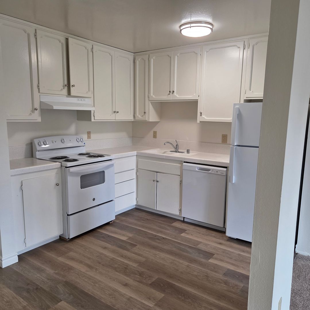 San Diego Apartment: 6778 Beadnell Way