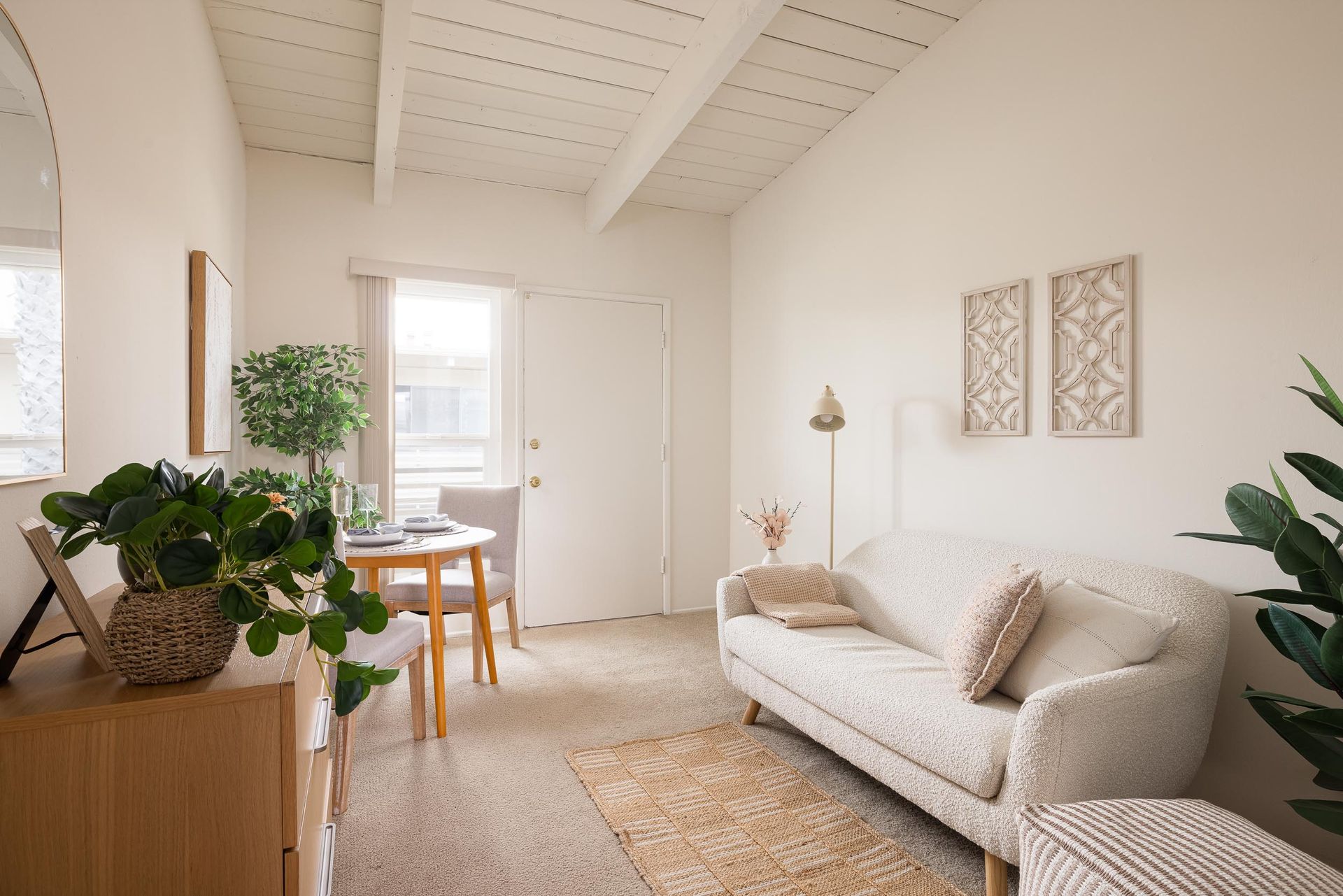 San Diego Apartment: 4386 Clairemont Mesa Blvd