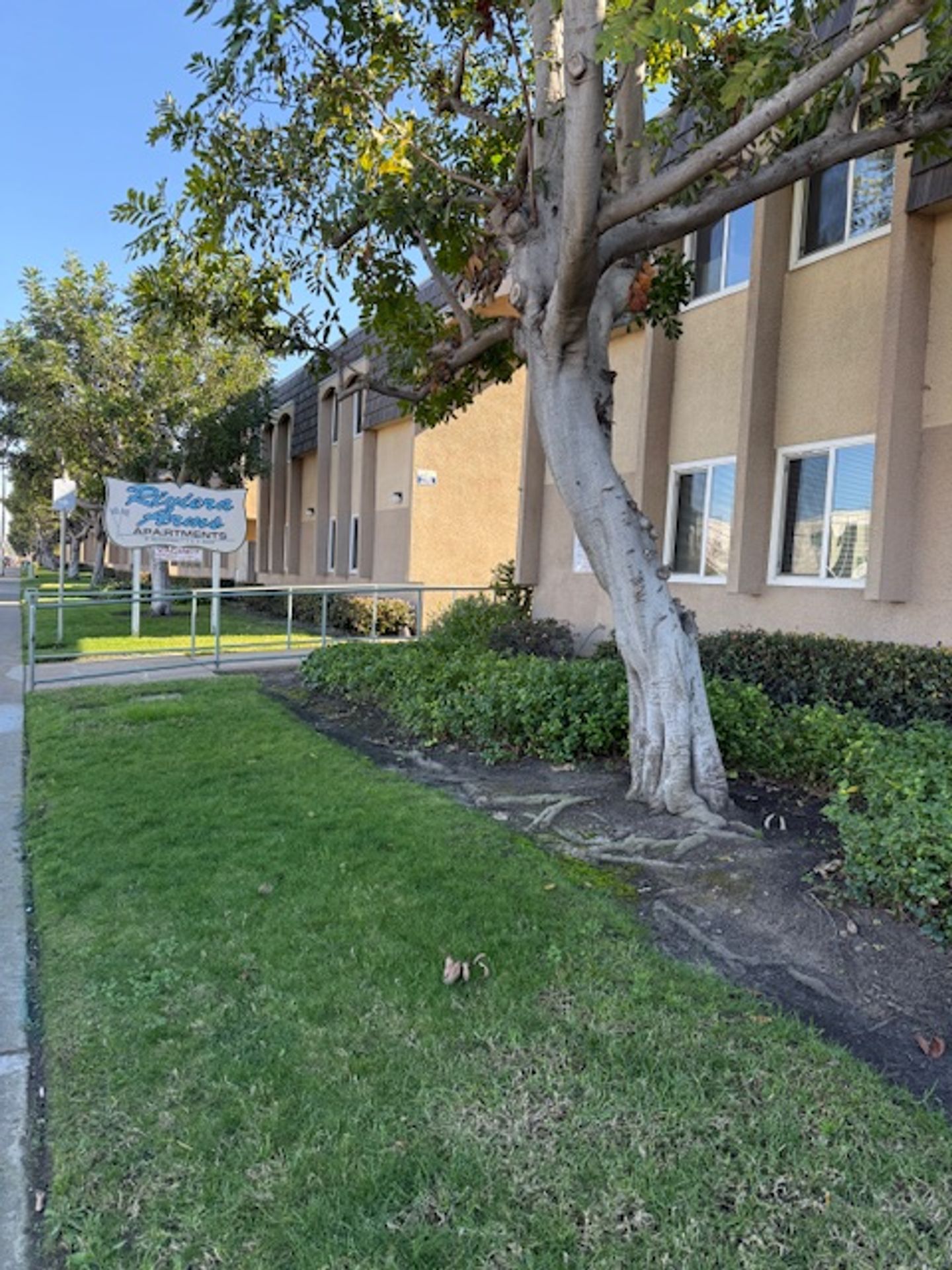 San Diego Apartment: 4863 Clairemont Mesa Blvd