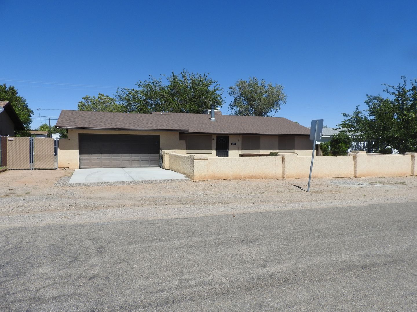 Kingman House: 2195 E Packard Ave